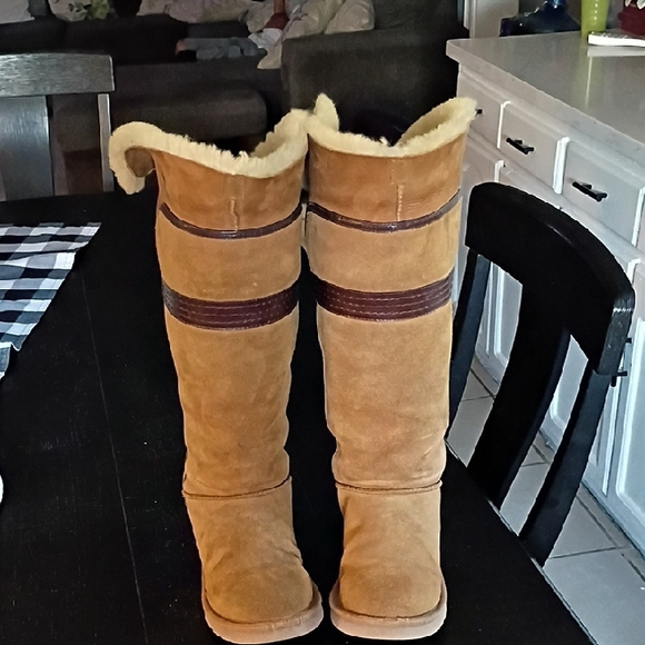 UGG GENEVIEVE BOWTRIMMED SUEDE BOOTS - Picture 3 of 16